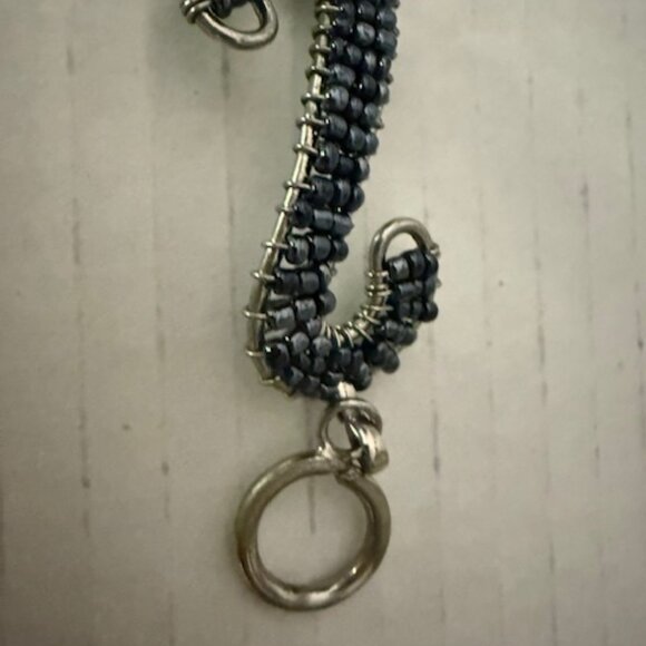 Beautiful Ladies Silver Swirl Black Beaded Bracelet with Toggle Clasp T tymus4 ( - Picture 3 of 10